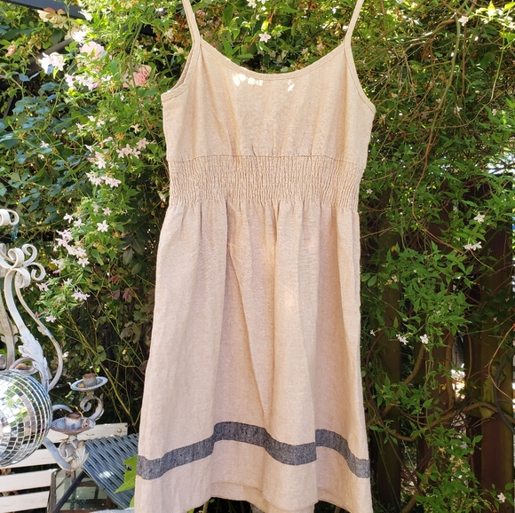 Cute linen sundress - Picture 3 of 3